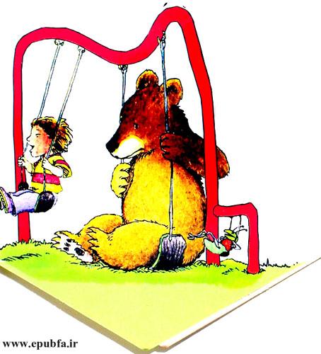 حتی موقع تاببازی هم خرس کوچولو به زمین میچسبد